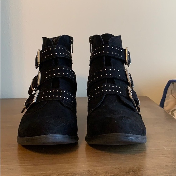 ANA buckle booties - Picture 2 of 4
